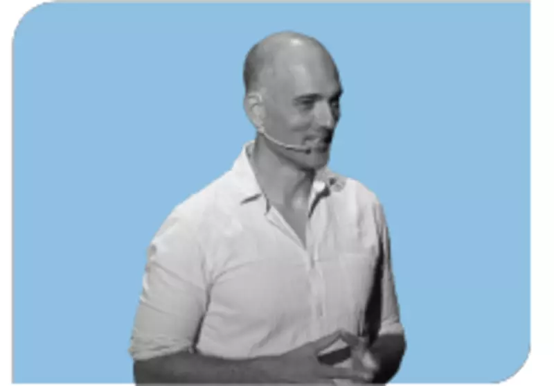 photo- À propos de Philip Campan